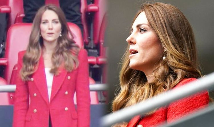«Jamais démodé»: Kate Middleton étourdit dans un blazer rouge Zara et des boucles d'oreilles à 375 £ à l'Euro 2020