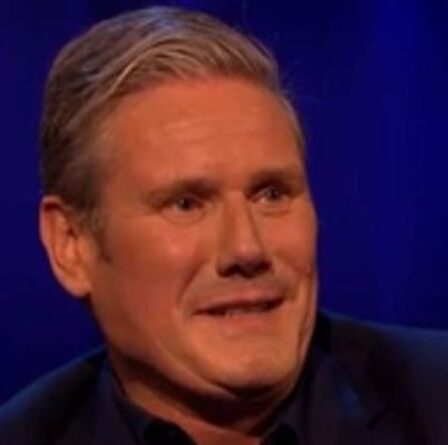 Je suis plus dur que toi!  Brazen Starmer se vante qu'il `` renverserait Boris '' dans une attaque bizarre