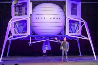 Jeff Bezos a annoncé qu'il ira dans l'espace le mois prochain sur Blue Origin avec son frère