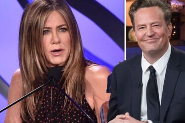 Jennifer Aniston n'avait aucune idée de l'"auto-torture" de Matthew Perry lors du tournage de Friends