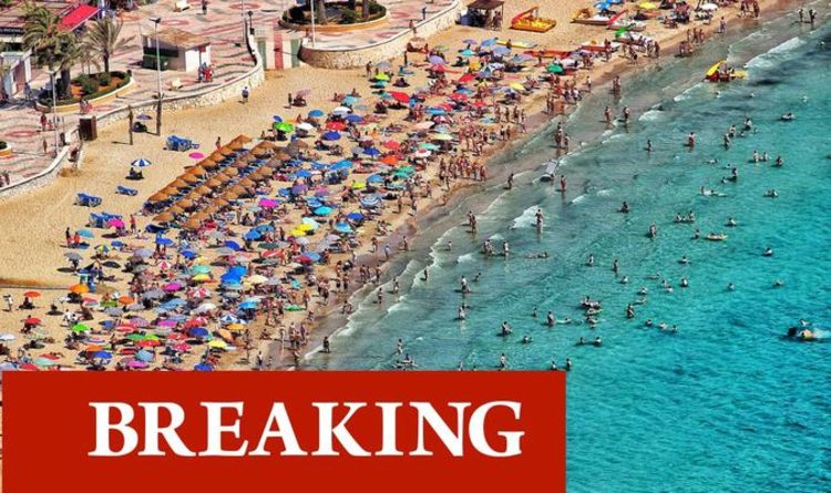 L'Espagne durcit les règles pour les visiteurs britanniques exigeant une preuve de double jab ou de test négatif