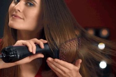La brosse à cheveux Revlon qui lisse vos cheveux pendant que vous vous brossez est maintenant à 50 % de réduction