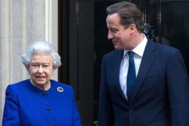 La détresse de la reine dévoilée après que l'imprudent David Cameron ait franchi la ligne avec un commentaire jubilatoire