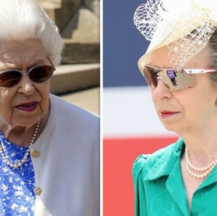 La princesse Anne « image crachée de la reine » alors qu'elle « remplace la mère » à Royal Ascot 2021