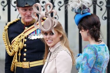 La princesse Béatrice et Eugénie ont pleuré après avoir lu une critique de mode «horrible»