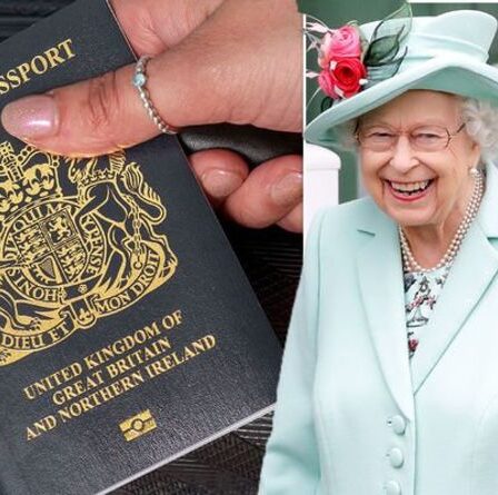 La reine Elizabeth bénéficie d'un passeport exclusif que les jeunes membres de la famille royale n'ont pas