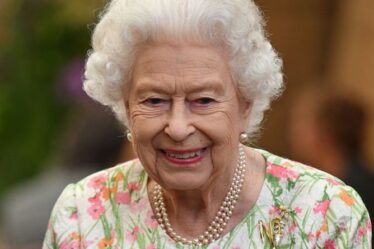 La reine "aura regardé Royal Ascot 2021 à la télévision" malgré son absence le premier jour