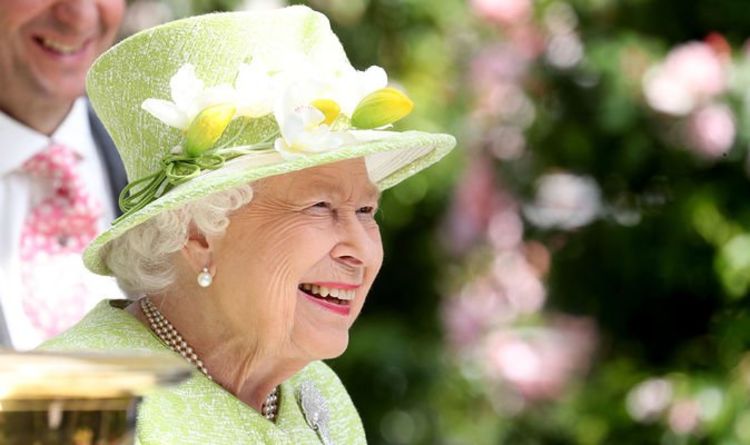 La reine réduira les visites de Royal Ascot la semaine prochaine car la fréquentation quotidienne « est inappropriée »