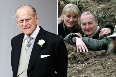 La réponse injurieuse du prince Philip à Tony Robinson en train de creuser le jardin du palais