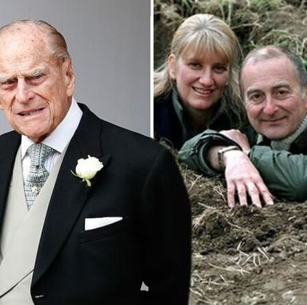 La réponse injurieuse du prince Philip à Tony Robinson en train de creuser le jardin du palais