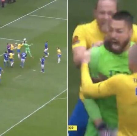Le gardien de Torquay marque un égaliseur épique à la dernière minute lors de la finale des séries éliminatoires « Unbelievable Jeff !