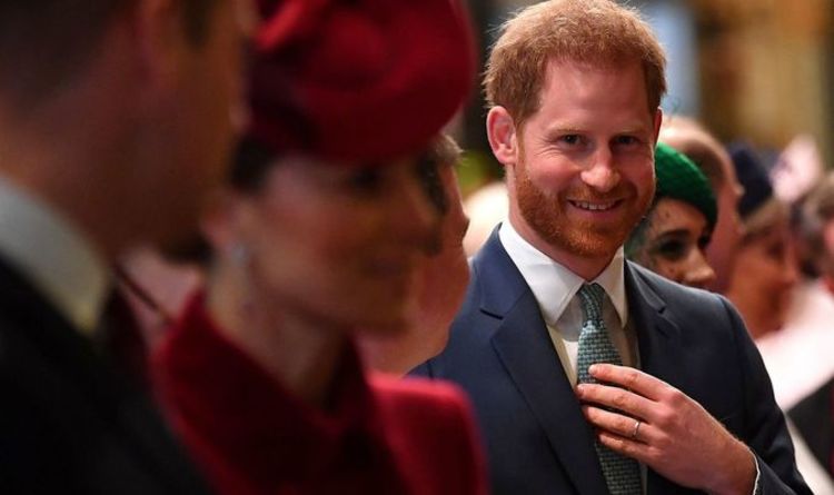 Le prince Harry a discuté avec William, Kate et Charles « pendant plus d'une heure » après les funérailles de Duke