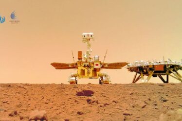 Le rover chinois sur Mars renvoie un « portrait de famille » sur Terre « déjà en train de faire des beignets »