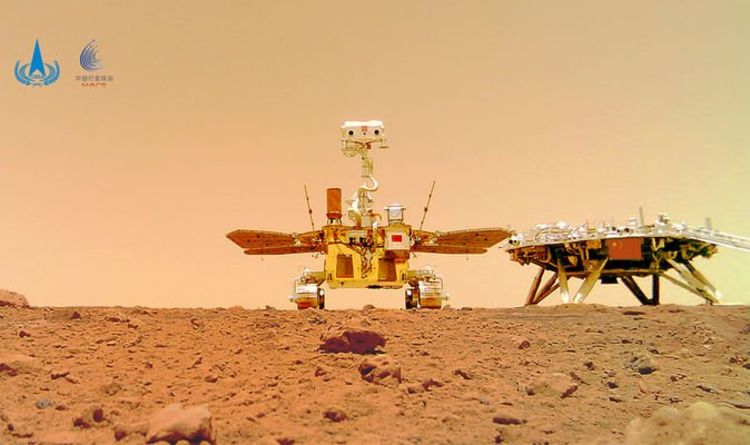 Le rover chinois sur Mars renvoie un « portrait de famille » sur Terre « déjà en train de faire des beignets »
