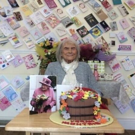 Le secret d'une femme de 107 ans pour une longue vie est de boire 13 tasses de thé par jour