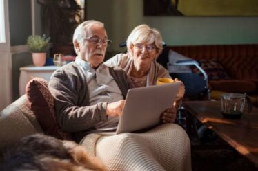 Les Britanniques de l'âge de la retraite de l'État peuvent recevoir jusqu'à 360 £ par mois – comment vérifier