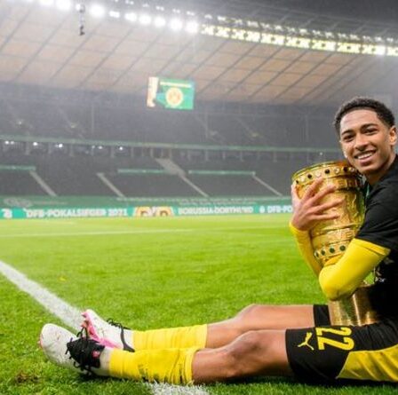 Les fans de Liverpool détournent la réponse de Jude Bellingham au tweet de Steven Gerrard