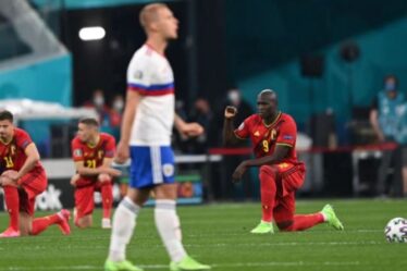 Les supporters russes huent les joueurs belges pour avoir pris le genou avant le choc de l'Euro 2020