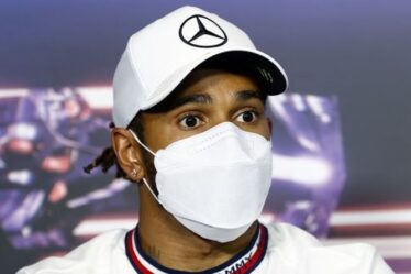 Lewis Hamilton exige de forcer Mercedes à faire marche arrière alors que la bataille de Max Verstappen s'intensifie