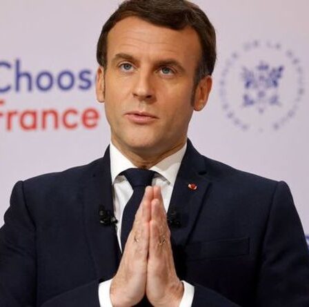 Macron exploite les restrictions britanniques liées à Covid pour attirer les meilleurs banquiers à Paris dans le cadre d'une revanche sur le Brexit