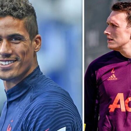 Man Utd cible les commentaires de Raphael Varane sur Phil Jones alors qu'Ole Gunnar Solskjaer envisage un accord