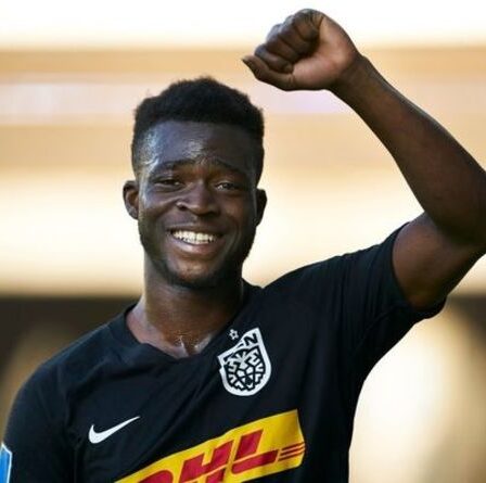 Manchester United pourrait achever le détournement de transfert alors que «l'Ajax médical a mystérieusement été reporté»