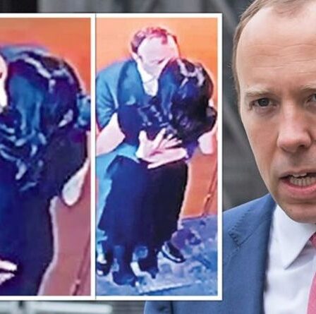 Matt Hancock "très désolé" d'avoir embrassé les photos mais n'arrêtera pas... Boris dit que "l'affaire est close"