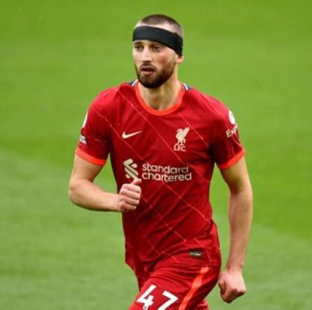 Nat Phillips de Liverpool laisse tomber un indice de transfert alors qu'il pèse sur la signature d'Ibrahima Konate