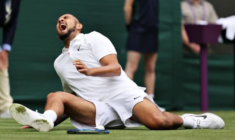 Nick Kyrgios crie 'ah putain' après s'être blessé à la cheville sur une surface glissante de Wimbledon