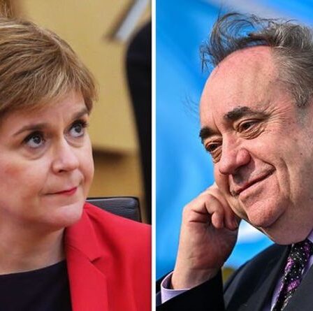 Nicola Sturgeon a déclaré qu'il y avait un "débat sur la monarchie" avant la réprimande d'Alex Salmond