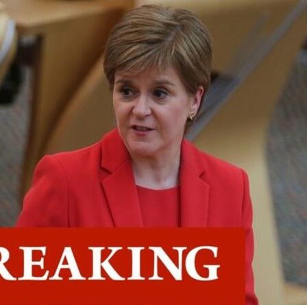 Nicola Sturgeon affrontera Boris Johnson en lock-out alors que FM s'apprête à annoncer un retard AUJOURD'HUI