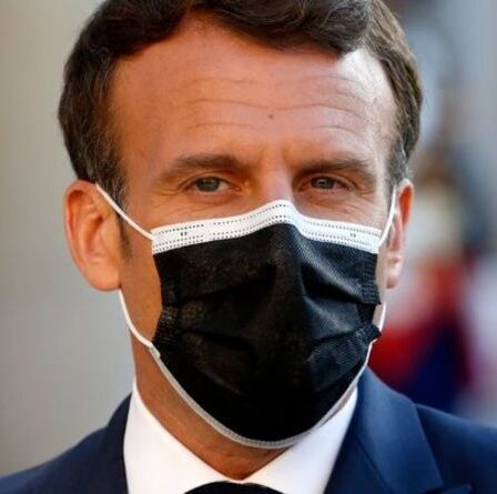 Nous ne bougerons pas ! Blunt Macron dit à Boris "RIEN n'est négociable" dans le protocole détesté du Brexit