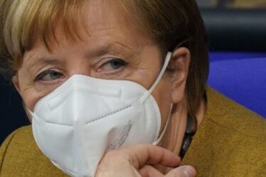Oh non, Angèle !  Merkel humiliée en tant que chef de la santé accusée d'avoir donné des masques douteux aux sans-abri