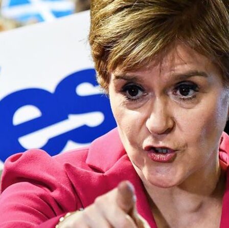 Oh non, Nicolas !  L'esturgeon sous le feu des critiques alors que le SNP fait face à une enquête sur les fonds manquants