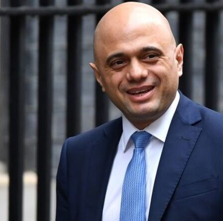 Qui est Sajid Javid ? Boris annonce le remplacement de Matt Hancock alors que le secrétaire à la Santé démissionne