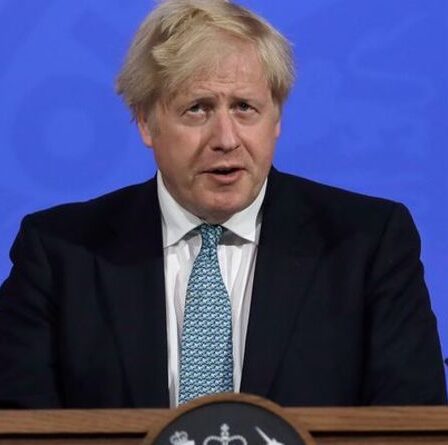 RETARD de verrouillage: Boris Johnson reportera la réouverture de QUATRE SEMAINES - source