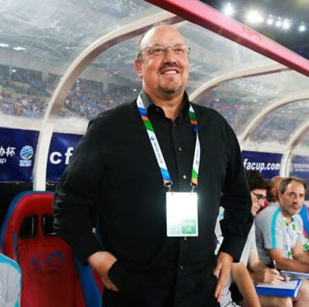 Rafael Benitez arrive au terrain d'entraînement d'Everton alors que le club prépare l'annonce