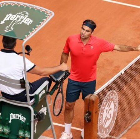 Roger Federer remporte le concours enflammé de Marin Cilic après une dispute avec l'arbitre de Roland-Garros
