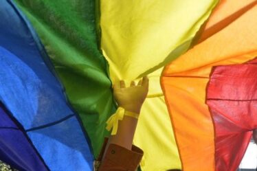 Stonewall exhorte les enseignants à cesser d'utiliser le terme «garçons et filles» dans les classes mixtes