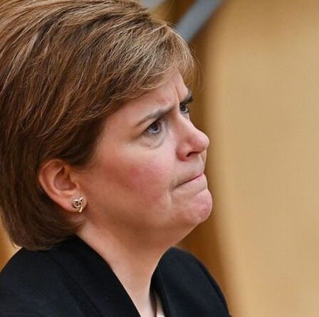 Sturgeon a averti que la Slovaquie et la Tchéquie se disputaient TOUJOURS les retraites : "Impossible à résoudre !"