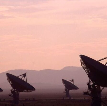 Un OVNI supersonique a « dérapé, inversé et disparu », selon un compte militaire déterré