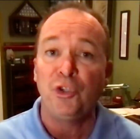 Un ancien envoyé spécial a déclaré que les États-Unis "enflammaient les choses eux-mêmes" à propos de l'accord du Vendredi saint