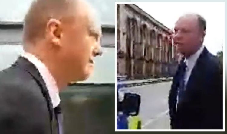 Un député conservateur «épouvantable» mène la fureur alors que Chris Whitty est harcelé dans la rue par un anti-vaxxer «vil»