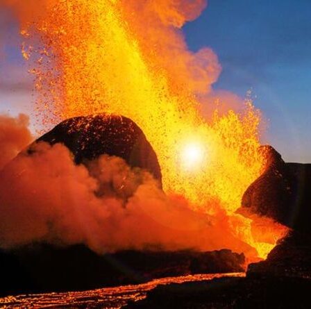 Un drone s'écrase sur le volcan en éruption Fagradalsfjall en Islande dans une vidéo dramatique – regardez