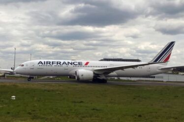 Un vol d'Air France évacué suite à une alerte à la bombe à l'aéroport Charles de Gaulle à Paris