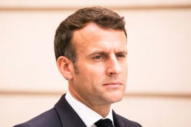 Délirant !  Macron a déclaré qu'un complot visant à sévir contre l'anglais ne fonctionnerait pas - "Condamné à l'échec"