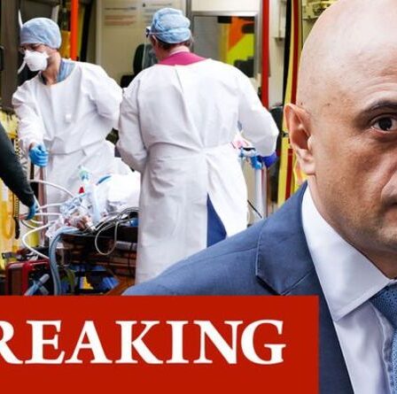 Le Royaume-Uni enregistre le plus grand nombre de décès quotidiens de Covid depuis avril alors que les cas augmentent de plus de 28 000