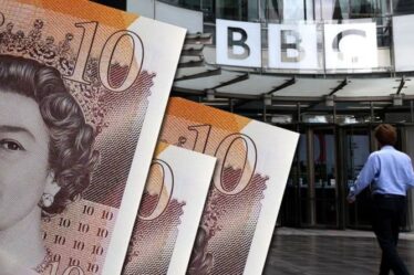 La BBC gagne 250 millions de livres sterling supplémentaires en UN AN après avoir forcé les plus de 75 ans à payer des frais de licence