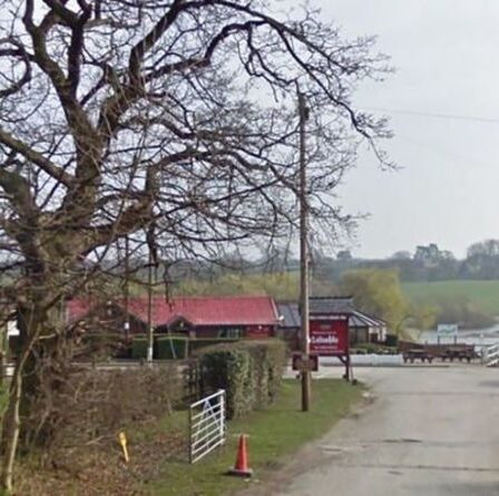 Un enfant se noie dans un lac après que des gens aient vu un enfant « errer dans le parc de caravanes »