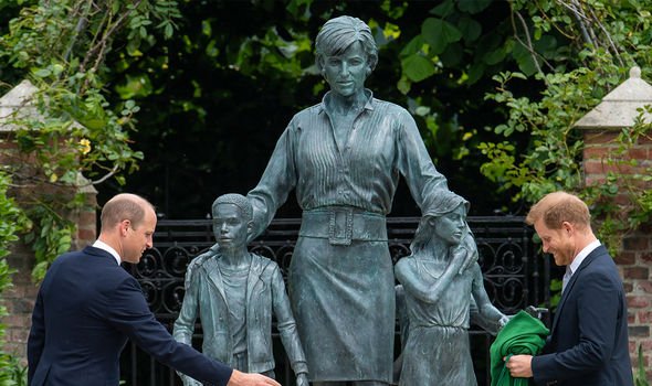 Charles n'a pas assisté au dévoilement de la statue de la princesse Diana la semaine dernière